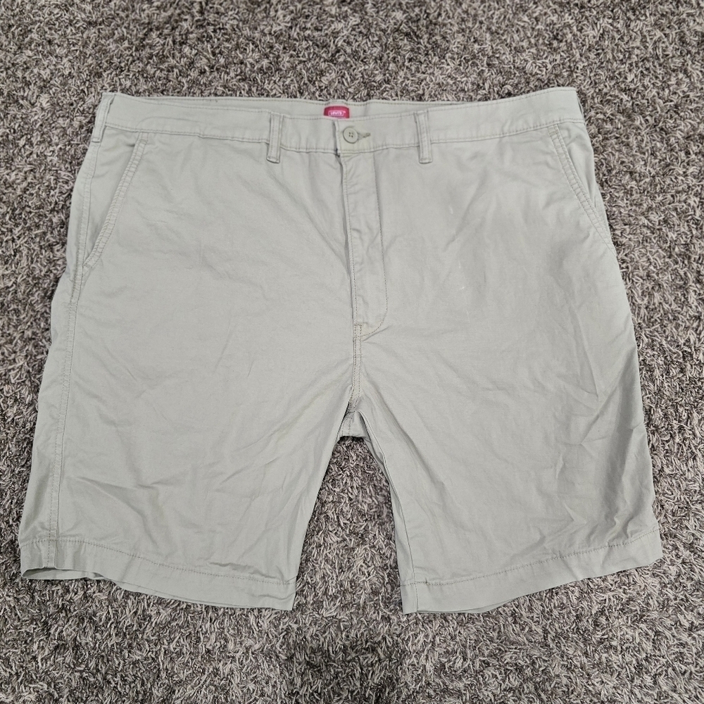 Levi's Men Chino Khaki Shorts W42